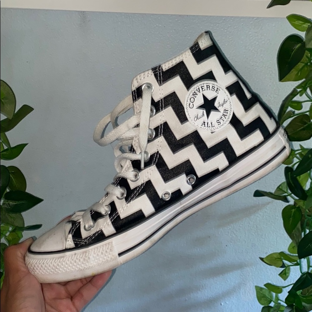 WMNS Converse - Picture 3 of 3